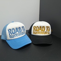 Gorra de Camionero de Malla de Cinco Paneles con Diseño de Personaje, Bicolor, Logotipo Bordado Personalizable, Transpirable y Cómoda, Estilo Y2K, Directo de Fábrica