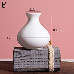 Vase artisanal, art minimaliste pour table, en porcelaine blanche pure, vase en céramique pour bourgeons de fleurs, décoration de salon - Product Image 4
