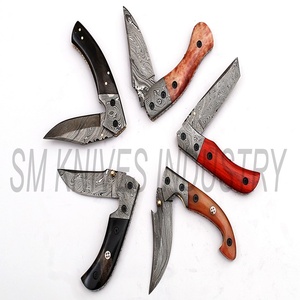 มีดพับเหล็กดามัสกัสทำมือแบบกำหนดเอง รุ่น Mix Lot 5 พร้อมด้ามไม้และปลอกหนัง (ตัวเลือก OEM Smk1235) - Product Image 6