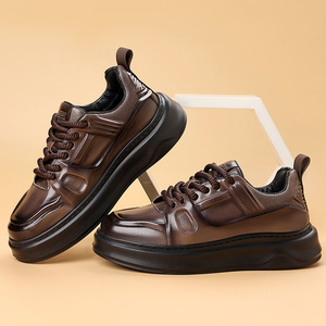 Zapatillas de cuero negras para hombre, colección Primavera 2026: Calzado casual versátil con suela gruesa y diseño que aumenta la altura - Product Image 3