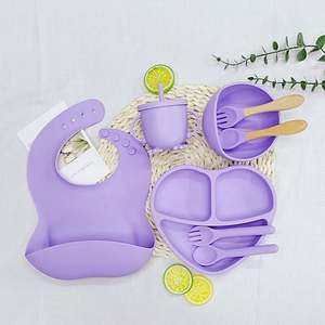 Ensemble d'alimentation pour bébé en silicone sans BPA, comprenant une fourchette, une cuillère et des bavoirs avec ventouse USSE pour les repas des enfants - Product Image 6