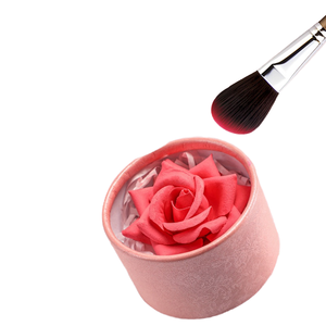 Rubor en Tono Rosa Tridimensional que Realza Naturalmente la Complexión El <span class=keywords><strong>maquillaje</strong></span> Small Petal Nude es fácil de aplicar - Product Image 2