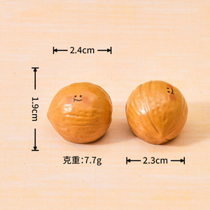 Novedad de Otoño, Adornos de Resina Decorativos con Diseño de Nueces de Dibujos Animados, Miniaturas para Escenas, Llaveros - Product Image 5