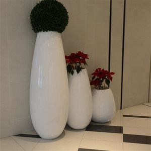 Jardinera Grande y Resistente para Exteriores, de Plástico Reforzado con Fibra de Vidrio, con Orificios de Drenaje, para Proyectos Urbanos - Product Image 1