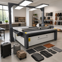 Table de découpe CNC automatique à emboîtement pour le gain de temps et l'économie de matériaux : sacs, cuir, sacs à main, PU, PVC, mousse EVA, valises, panneaux de sacs à dos