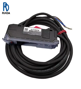 Keyence เซนเซอร์โฟโตอิเล็กทริกอุตสาหกรรมชนิด PNP แอมพลิฟายเออร์ไฟเบอร์ออปติก FS2-60P 24V DC - Product Image 1