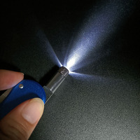Mini porte-clés 3-en-1 en acier inoxydable avec lampe LED, couteau pliant de survie, ouvre-bouteille, outils multifonctions pour l'extérieur