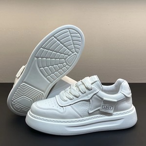 Nouvelles chaussures pour hommes - Collection automne - Cuir - Style britannique - Simples et élégantes - Polyvalentes - Semelle épaisse - Chaussures décontractées - Style à enfiler - Product Image 4