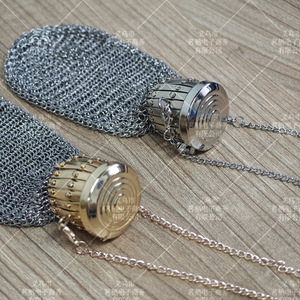 พวงกุญแจ LED ลายการ์ตูนอังกฤษยุค 1920 ทำมือ พร้อมคุณสมบัติความปลอดภัย รูปแบบตุ๊กตา หล่อจากทองแดง - Product Image 2