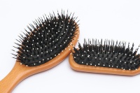 Boîte cadeau avec peigne en bois de santal personnalisé, brosse à cheveux naturelle, OEM ODM en gros