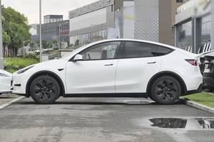 Tesla Model Y 2024, Auto Eléctrico Inteligente de Lujo, Tracción Trasera, 5 Puertas, 5 Asientos, 554 km de Autonomía CLTC, Usado, en Stock, Cuero Claro, R19, Automático - Product Image 5