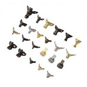 Patas <span class=keywords><strong>de</strong></span> aleación doradas pequeñas, patas <span class=keywords><strong>de</strong></span> madera para cajas <span class=keywords><strong>de</strong></span> regalo, patas <span class=keywords><strong>de</strong></span> soporte fijo, patas <span class=keywords><strong>de</strong></span> esquina para muebles - Product Image 1