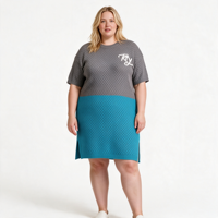 Robe en tricot contrastée écologique pour femme, coupe droite, sport décontracté, usage quotidien, avec broderie logo sur l'ourlet – Collection Automne Hiver (Vente en gros)