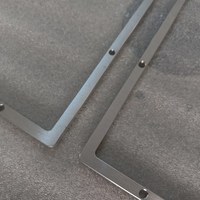 Pièces de support de montage de panneau en aluminium anodisé usinées sur mesure par CNC, toutes couleurs, fraisage, perçage, usine de précision OEM ODM