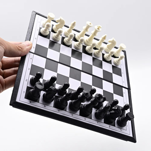 <span class=keywords><strong>Jeu</strong></span> <span class=keywords><strong>d</strong></span>'échecs <span class=keywords><strong>de</strong></span> <span class=keywords><strong>voyage</strong></span> magnétique personnalisé <span class=keywords><strong>de</strong></span> haute qualité, échiquier portable pliable avec pièce <span class=keywords><strong>d</strong></span>'échecs pour le <span class=keywords><strong>jeu</strong></span> - Product Image 4