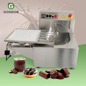 เครื่องทำช็อกโกแลตแบบมือหมุน 8 กก. พร้อมแม่พิมพ์ขนาดเล็กสำหรับทำช็อกโกแลตแท่ง ช็อกโกแลตเคลือบ และช็อกโกแลตละลาย - Product Image 1