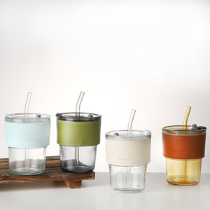 Nueva venta al por mayor de lujo personalizar Logo vidrio transparente aislamiento térmico capa de cuero taza de café taza de agua con tapa y pajita - Product Image 6