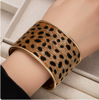 Bracelet ouvert imprimé léopard sauvage pour femme, style punk cool, en résine plaqué argent/or, tendance rétro européenne, mode personnalité pour mariage