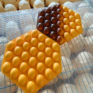 Waffles de burbujas de plástico con forma de abeja, sin crema, sabor chocolate original, con huevo, para exhibición en escaparates de carritos de aperitivos culturales de Hong Kong, utilería de exhibición. - Product Image 4