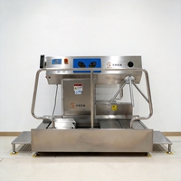 Station d'hygiène industrielle : Machine à laver les bottes, brosse pour semelles et empeignes, équipement de désinfection pour usine de transformation de viande
