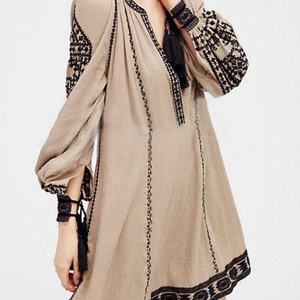 Robe en lin brodée à manches longues et col en V avec franges, personnalisée pour femmes, nouvelle collection décontractée - Product Image 2