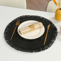 Nouveau Set de Table Rond Moderne Antidérapant et Isolant avec Pompons Tressés Couleur Unie – Idéal pour Hôtels et Restaurants Occidentaux