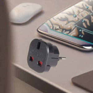 Adaptateur de prise électrique COKYI blanc et noir de type E (UK vers EU) 16A pour hôtels et voyages d'affaires - Product Image 1