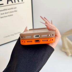 Custodia magnetica con telaio in metallo e pulsanti in metallo per Ip17 Pro Delux - Product Image 5