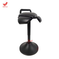 Tabouret d'équilibre ergonomique avec poignée pour une assise active, idéal pour les cabines acoustiques