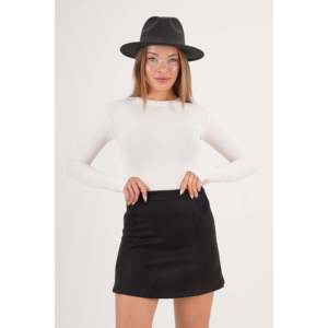Wholesale Mini Suede <b>Skirt</b> with Ruffled Cut Floral Print Empire Waistline Bow & <b>Feather</b> Decoration Plain Style Black for Spring - Product Image 3