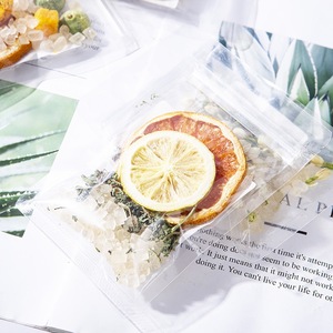 NOUVEAU |   Thé aux tranches <span class=keywords><strong>de</strong></span> fruits 15g |   Mélange <span class=keywords><strong>de</strong></span> fruits séchés faits à <span class=keywords><strong>la</strong></span> main : citron, fruits <span class=keywords><strong>de</strong></span> <span class=keywords><strong>la</strong></span> <span class=keywords><strong>passion</strong></span>, kiwi, fraises et fleurs, 16 saveurs en sachet - Product Image 4