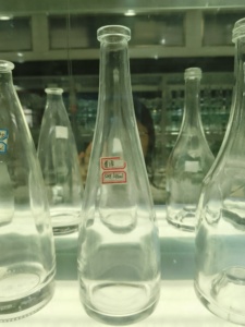 Tùy chỉnh Top bán thiết kế 375ml 500ml 750ml nước trái cây nước giải khát chai thủy tinh với vít <span class=keywords><strong>cap</strong></span> - Product Image 6