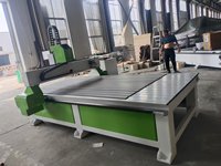 Machine de gravure et de fraisage CNC à 3 axes économique 1325 pour la fabrication de portes de cuisine en bois, aluminium et plastique