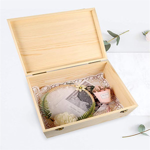 Extragroße Unbehandelte Holzbox mit Scharnierdeckel und 2 Frontverschlüssen - Product Image 6