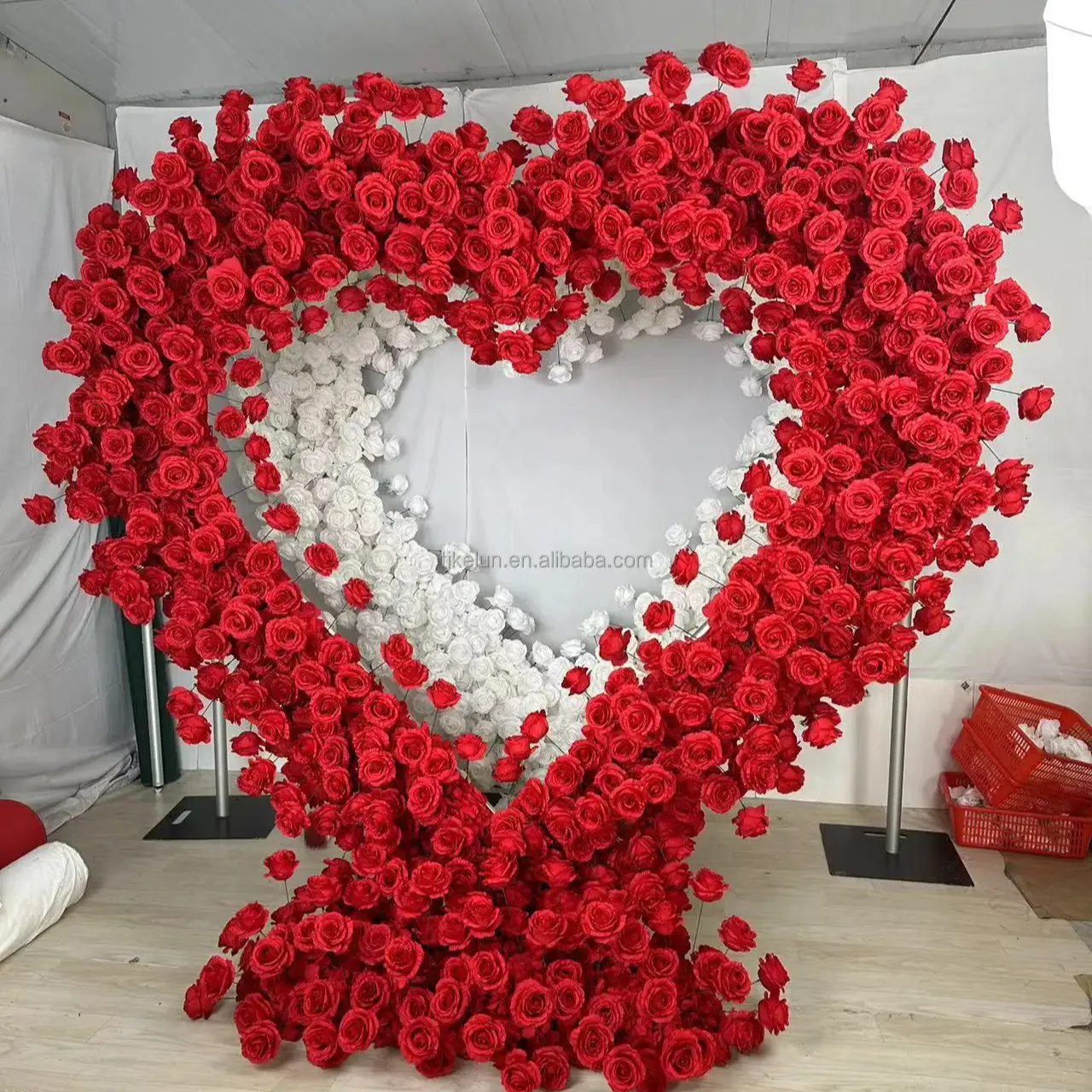 GJ-HR06 Wholesale Custom Blue Wedding Flowers Arch Wedding Arch Flower Arrangement Flower White Heart Arch For Party Event