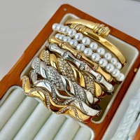 Bracelet Jonc Fermé Yazi Tendance en Acier Inoxydable Étanche Plaqué Or 18K avec Zircon, Double Ligne Minimaliste et Solide