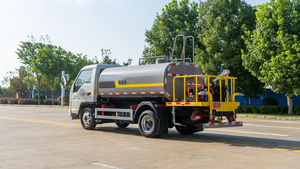 Véhicule de maintenance routière Foton Small Card Star 4500L Diesel avec pompe et moteur pour le nettoyage des surfaces routières, refroidissement par air, élimination de la poussière - Product Image 3