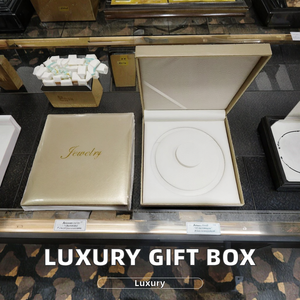 Boîte à bijoux en cuir de haute qualité boîte-cadeau de collier carré luxueux sans impression belle boîte de collier en gros - Product Image 2