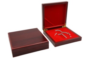 Boîte <span class=keywords><strong>en</strong></span> <span class=keywords><strong>bois</strong></span> sur mesure pour pièces commémoratives, médailles, badges, boîte de présentation de cadeaux - Product Image 4