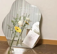 Miroir Ondulé Moderne Maquillage Corps Entier Grand Irrégulier Décoratif Mural ou sur Pied avec Cadre Métallique pour Salle de Bain