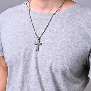 Nouveau pendentif croix européen et américain en acier inoxydable pour homme Collier d'ornement en acier moulé titane Accessoire de mode - Product Image 4
