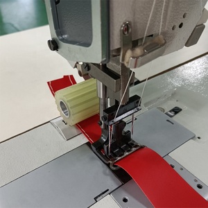 Machine à coudre industrielle à bras long à double aiguille, point <span class=keywords><strong>de</strong></span> chaînette, lit plat, pour cuir, avec grand crochet – Offre spéciale à <span class=keywords><strong>prix</strong></span> avantageux - Product Image 3
