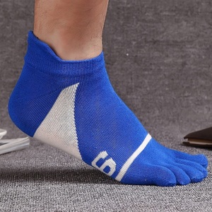 KANGYI negro y <span class=keywords><strong>gris</strong></span> de moda baloncesto botines de punto de <span class=keywords><strong>color</strong></span> barato dedos Calcetines - Product Image 3
