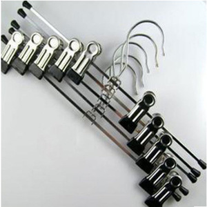 Colgador de pantalones con clips, tipo gancho rectangular de metal para guardar ropa en el armario, soportes y estantes con revestimiento de PVC y diseño antideslizante. - Product Image 2