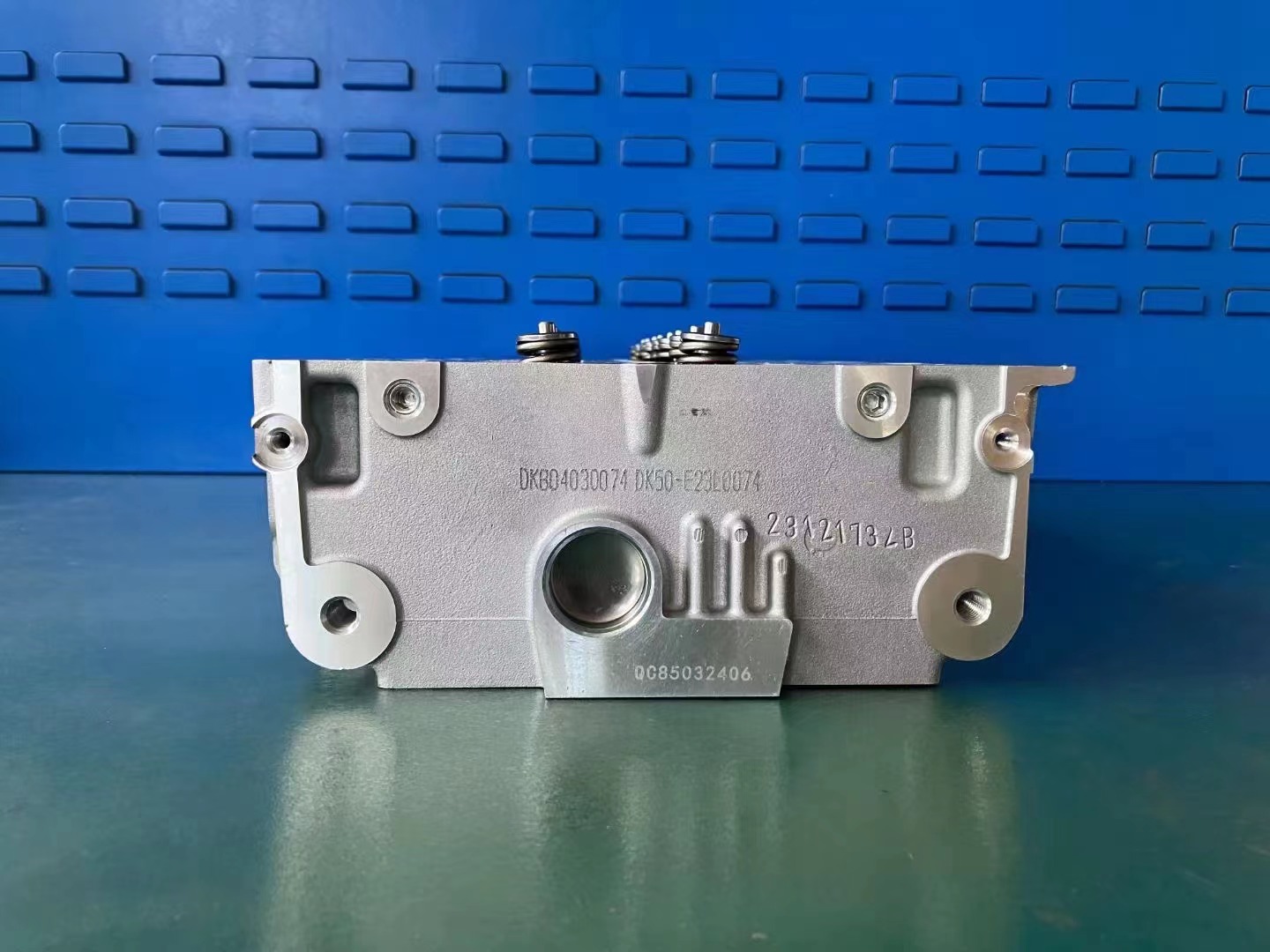 New Cast Iron Cylinder Head Assembly for Great Wall Changan