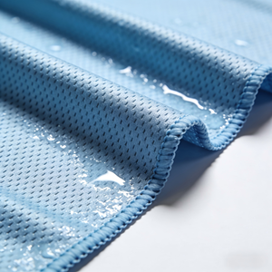 Serviette en microfibre rafraîchissante - Ultra absorbante, séchage rapide, légère pour le sport, la gym, l'entraînement et les activités de plein air - Product Image 4