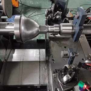 Cubierta de iluminación giratoria de aluminio Máquina automática de pantalla de lámpara Cnc