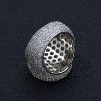 Mlluki Messing Vergoldeter Gewölbter Breiter Ring mit Schwerer Vollbesetzung aus Klaren Zirkonia, Wabenförmiger Hohlringschmuck im Hip-Hop-Stil
