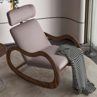 Fauteuil à bascule moderne de designer, fauteuil inclinable de loisirs en teck doré fait main pour salon, allaitement et lecture