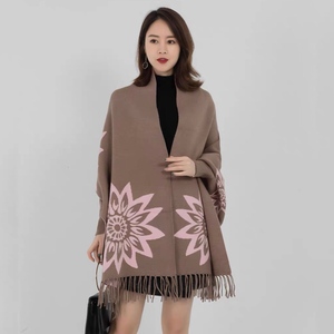 เสื้อคลุมไหมพรมลายดอกทานตะวันพิมพ์ลาย พร้อมพู่ห้อย แขนยาว ใช้เป็นผ้าคลุมไหล่ได้ - Product Image 6